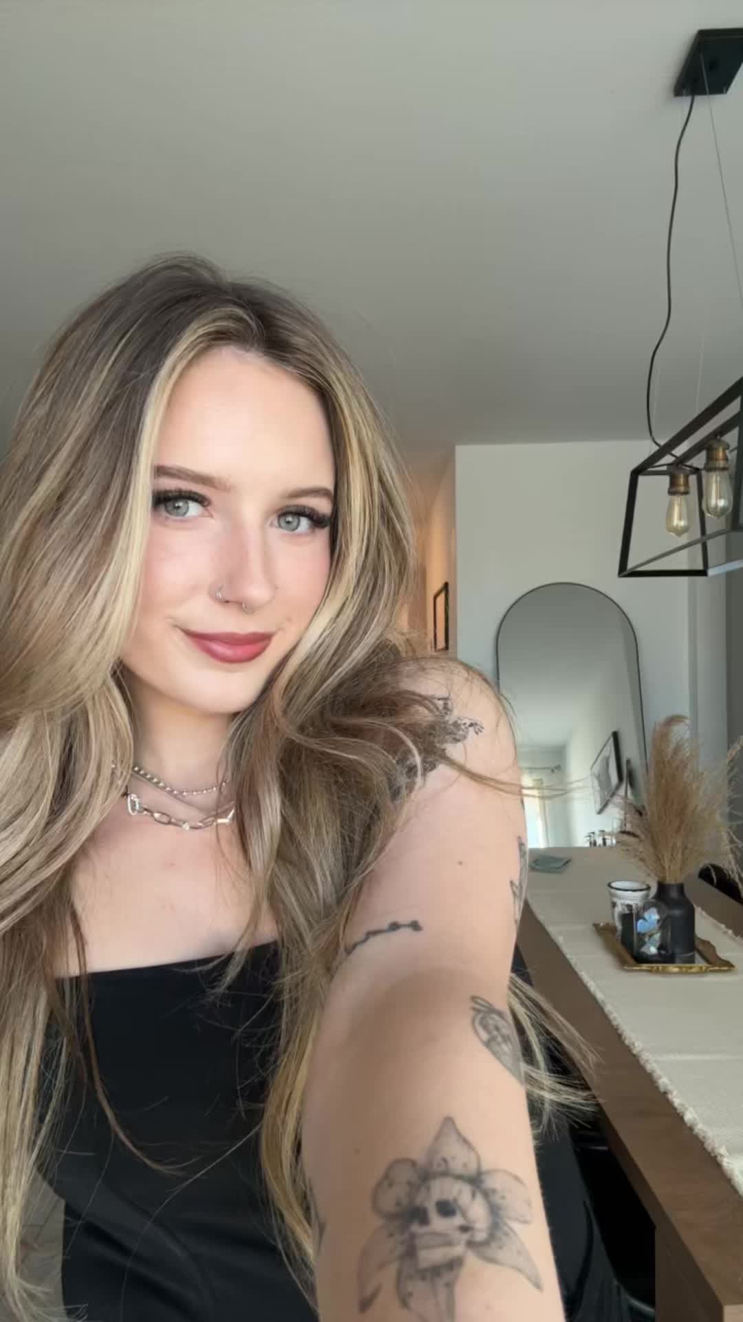 @alyssa 🖤🤘🏻
