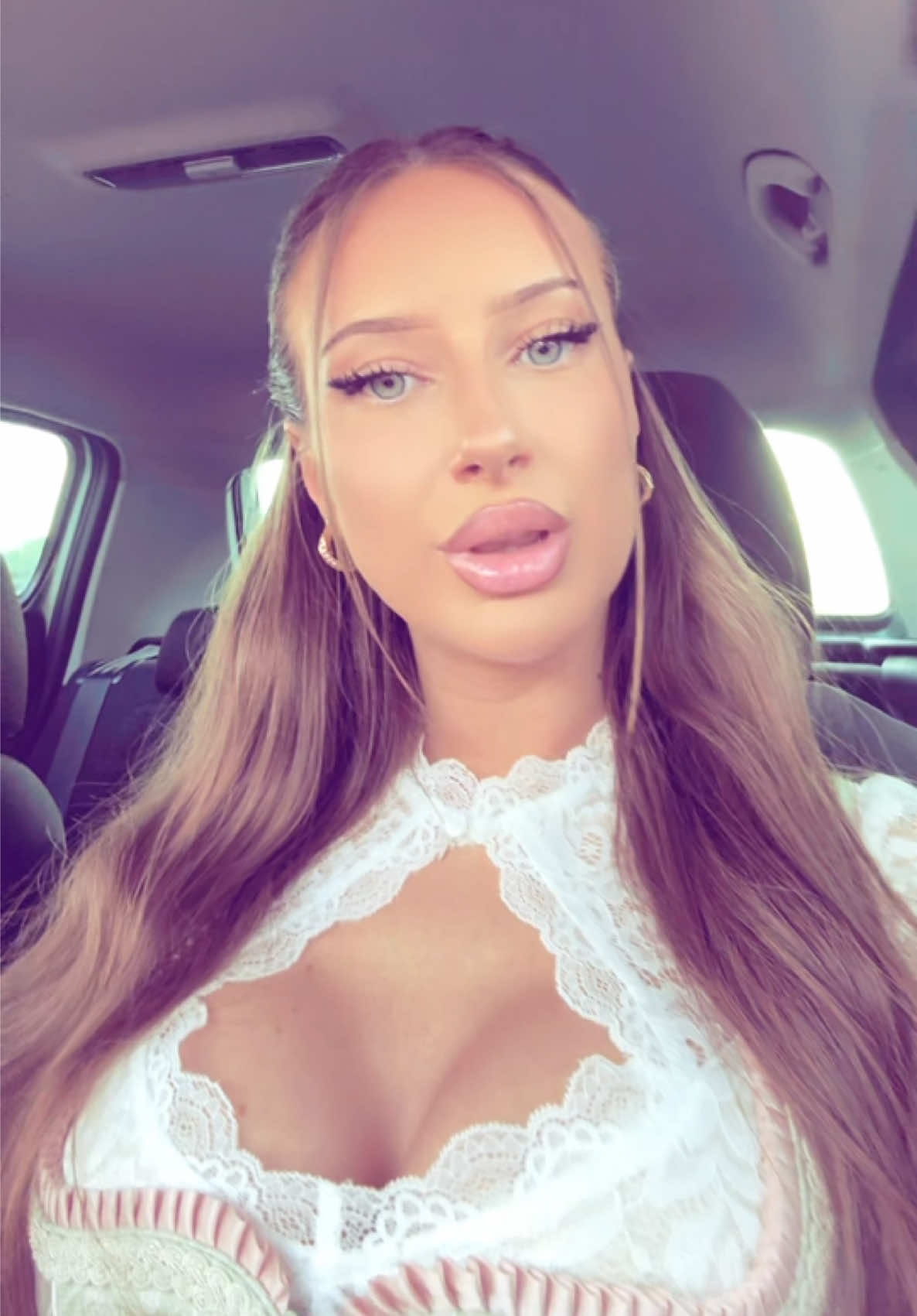 @Larissaxra