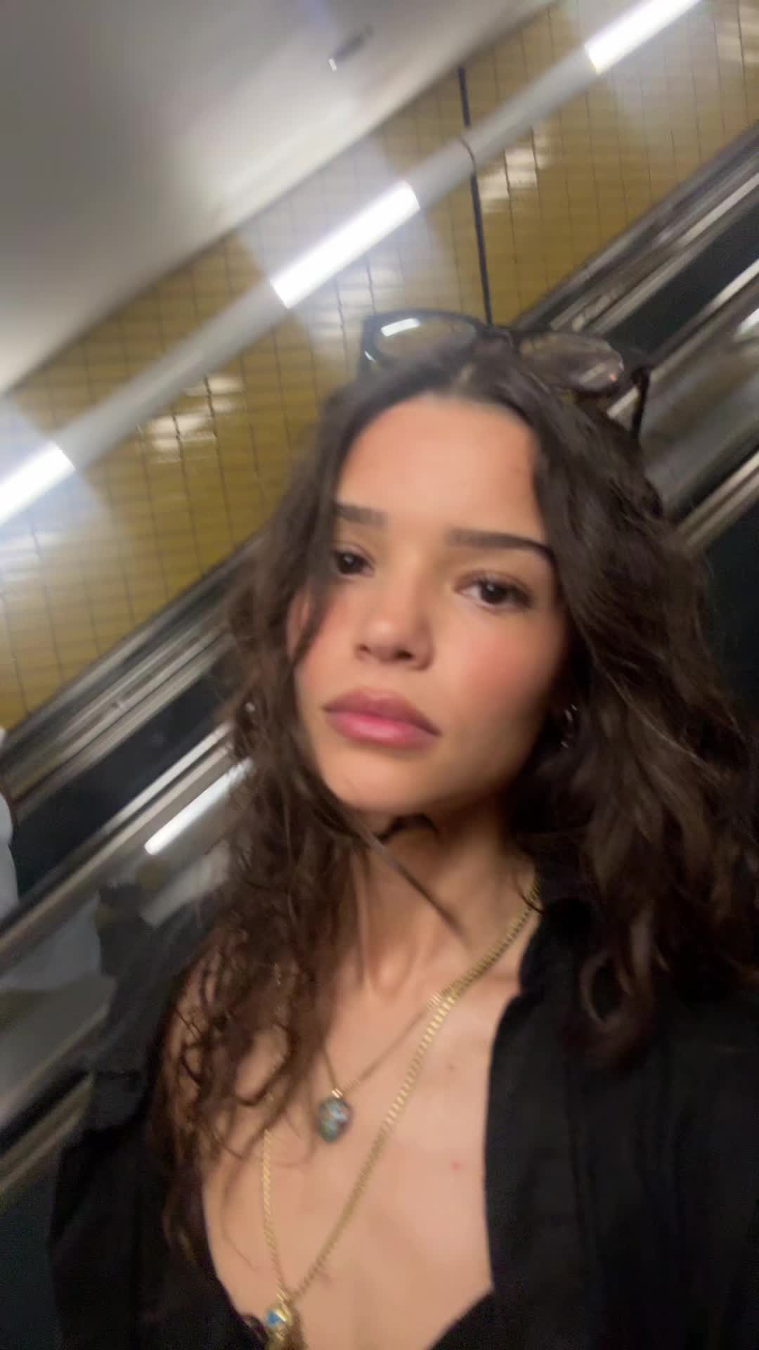 @modelazrajones