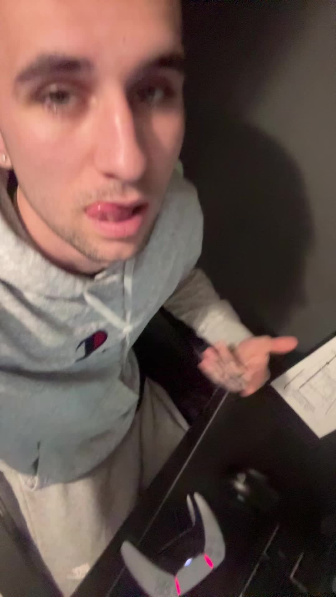 @Kvcper
