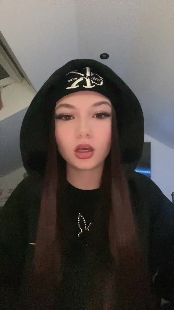 @charlyne