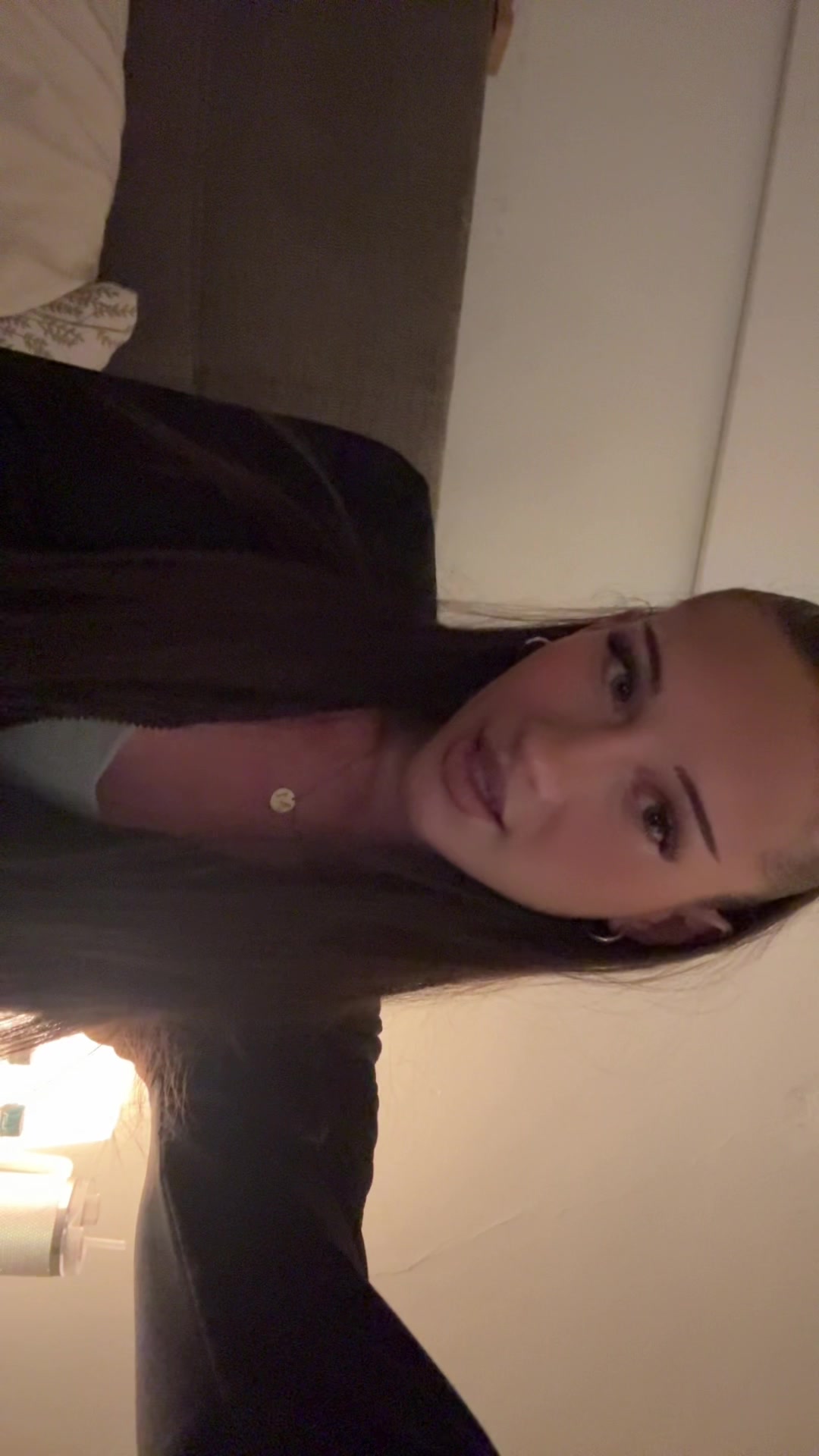 @𝐌𝐈𝐍𝐓𝐄𝐄𝐅𝐎𝐗 🕊