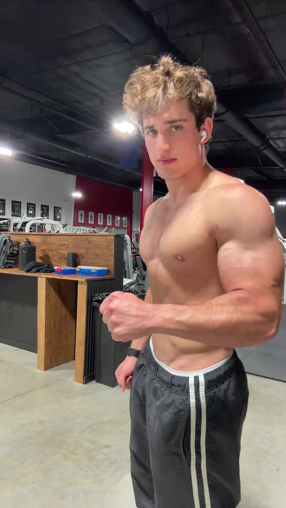 @ommy