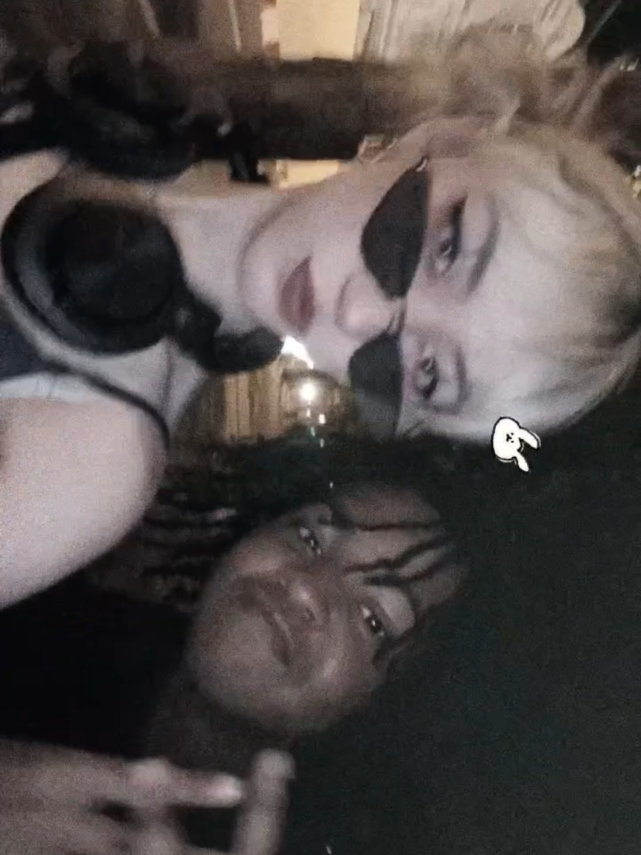 @Axell_cos
