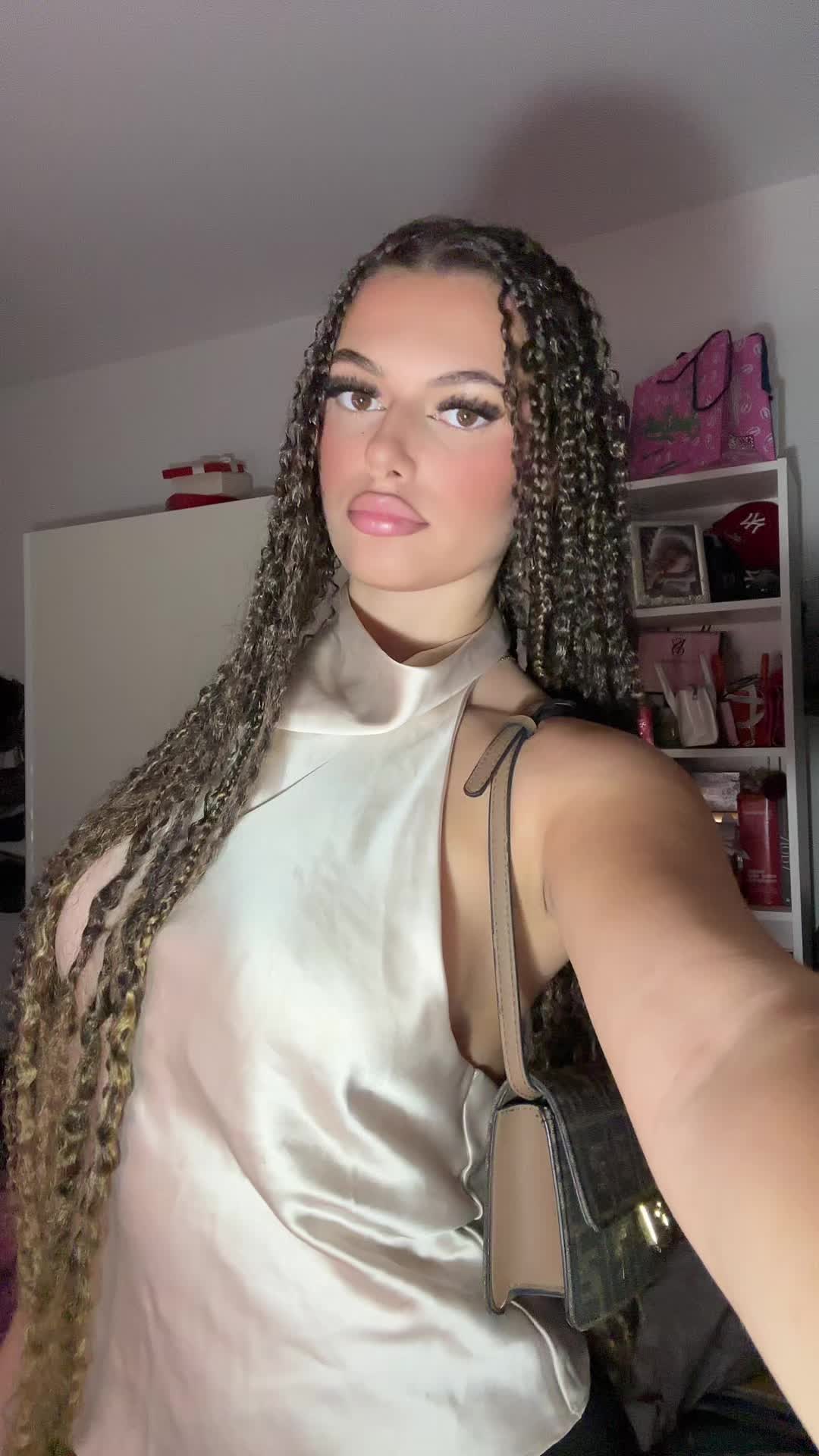 @سيمونا
