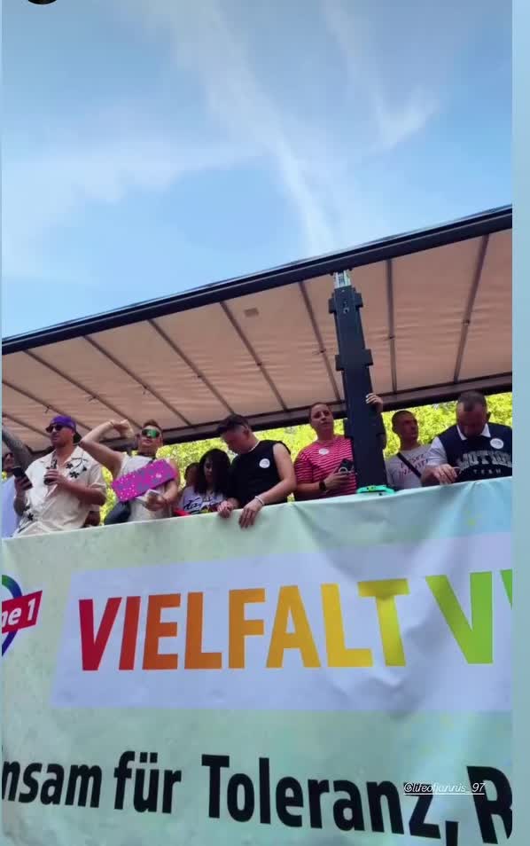 @Mr.Aperoli🍊🧡🏳️🌈