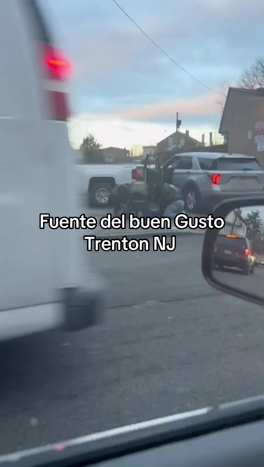@Somos Latinos