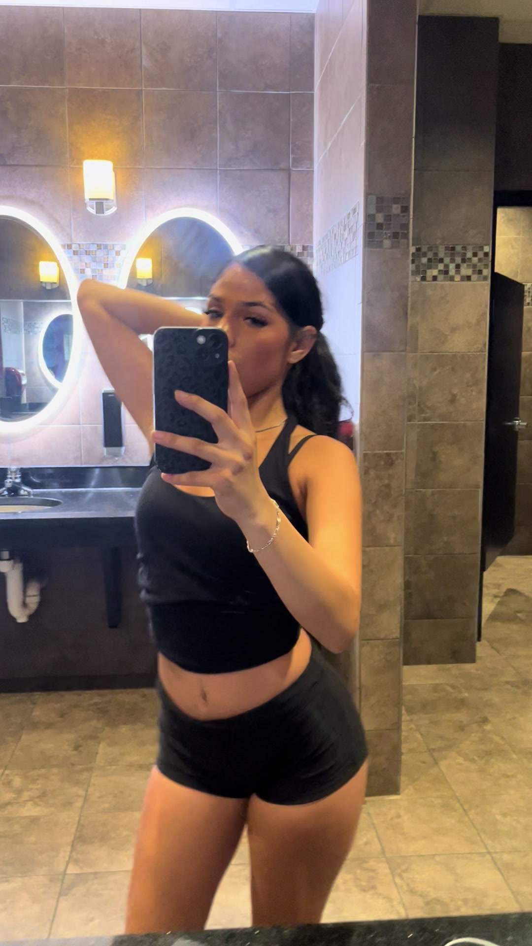 @totallynotreyna