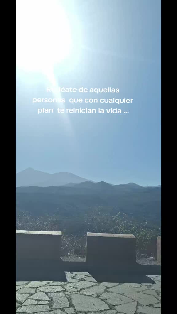 @Anuska 🦋🇮🇨
