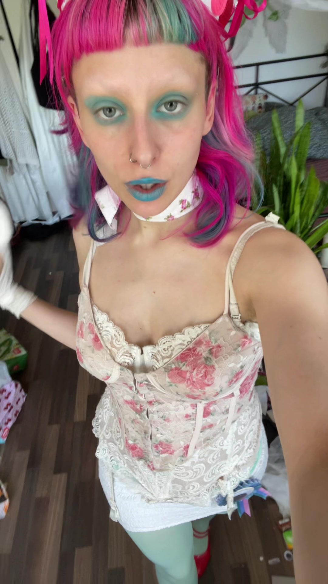 @weirdlywelldressed