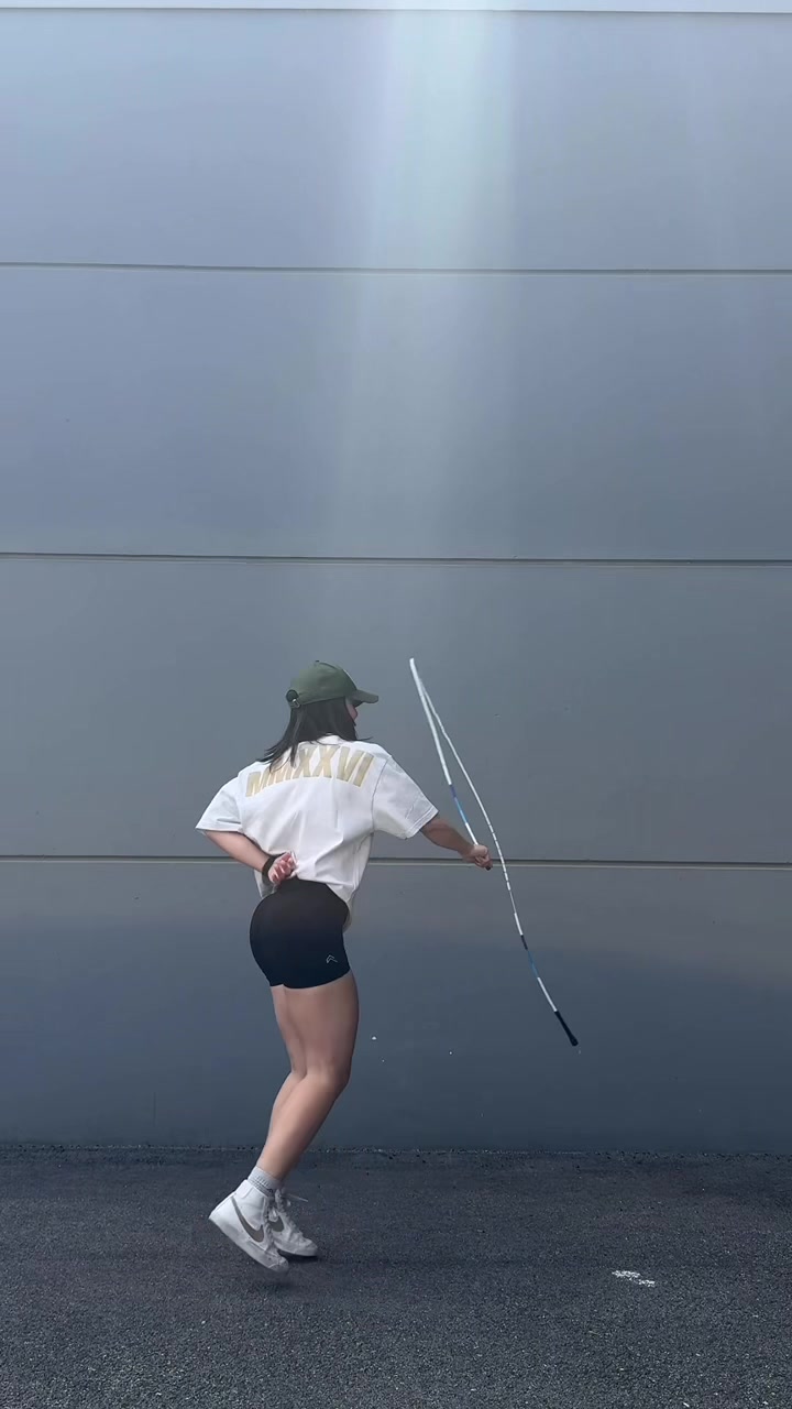 @dani jumps