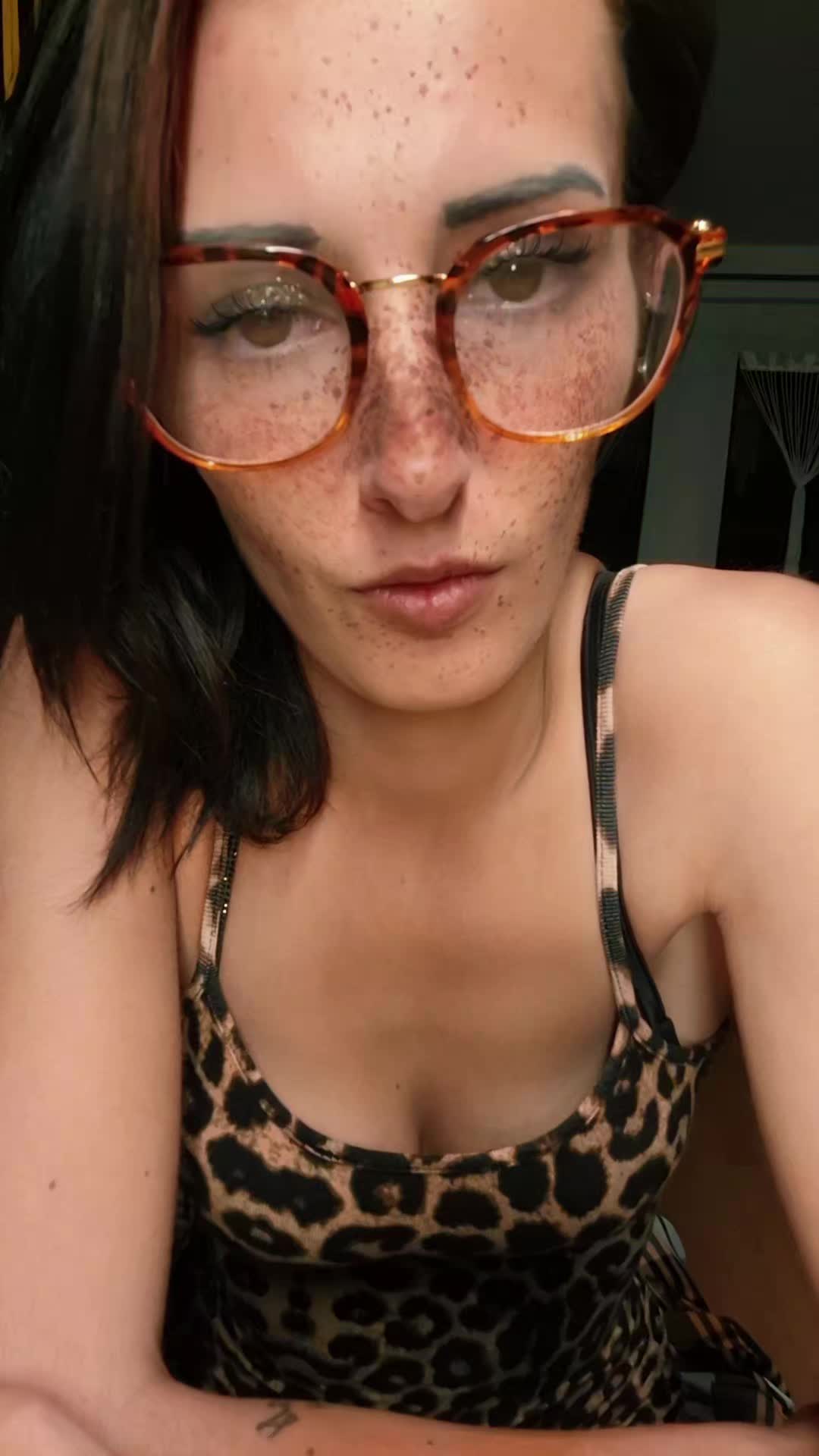 @😈🔥𝐿𝒾𝑒𝓈𝓈𝒸𝒽𝑒𝓃🔥😈