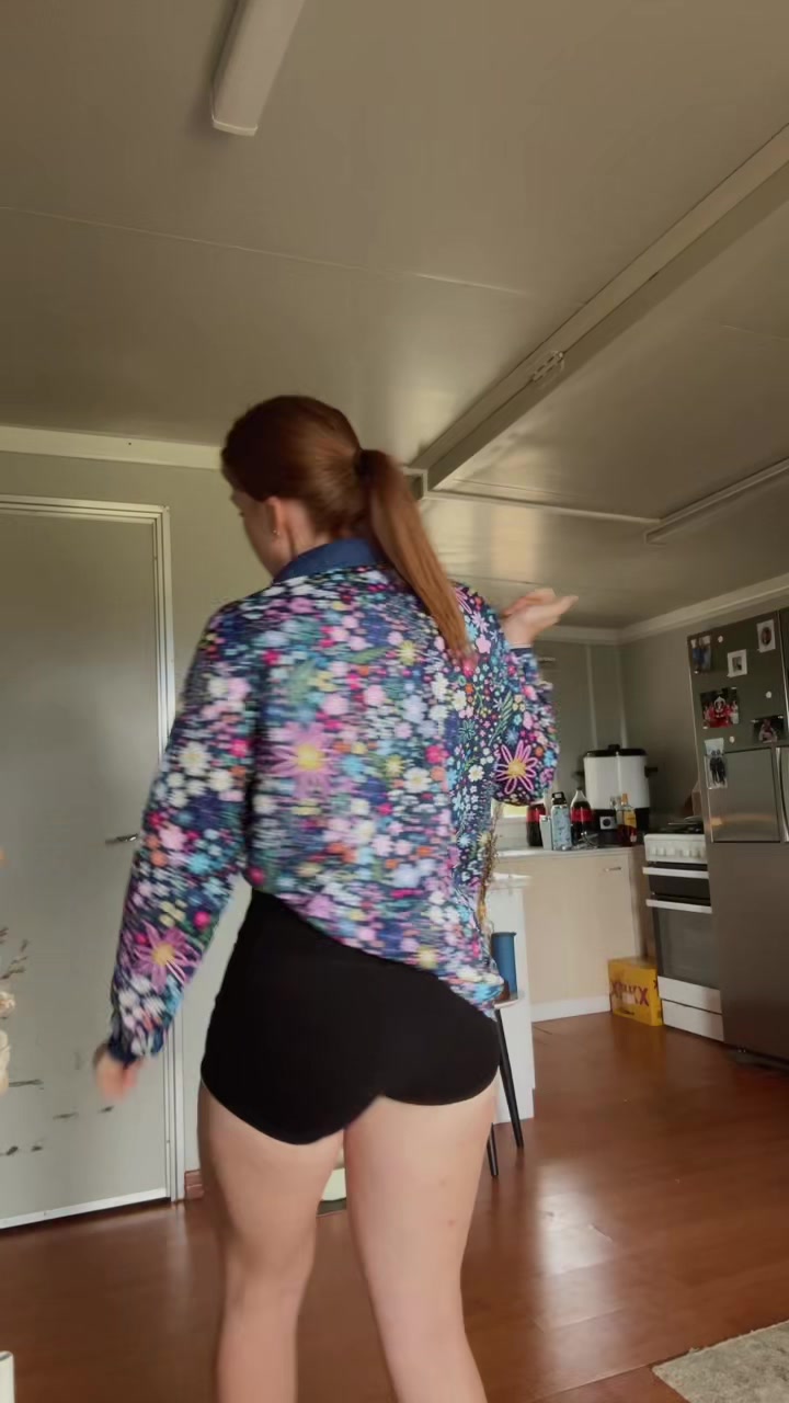 @hollysherwood22