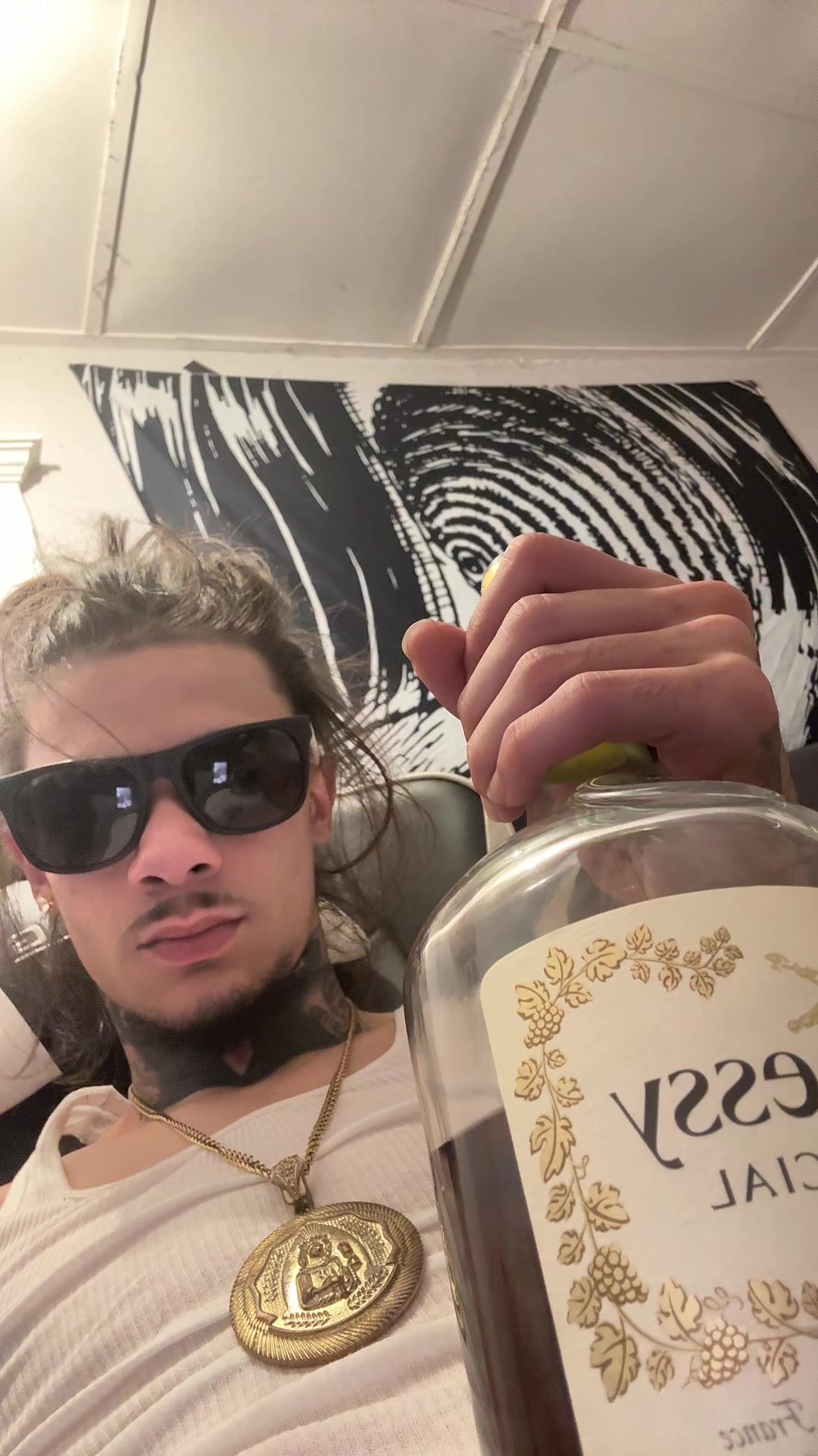 @️