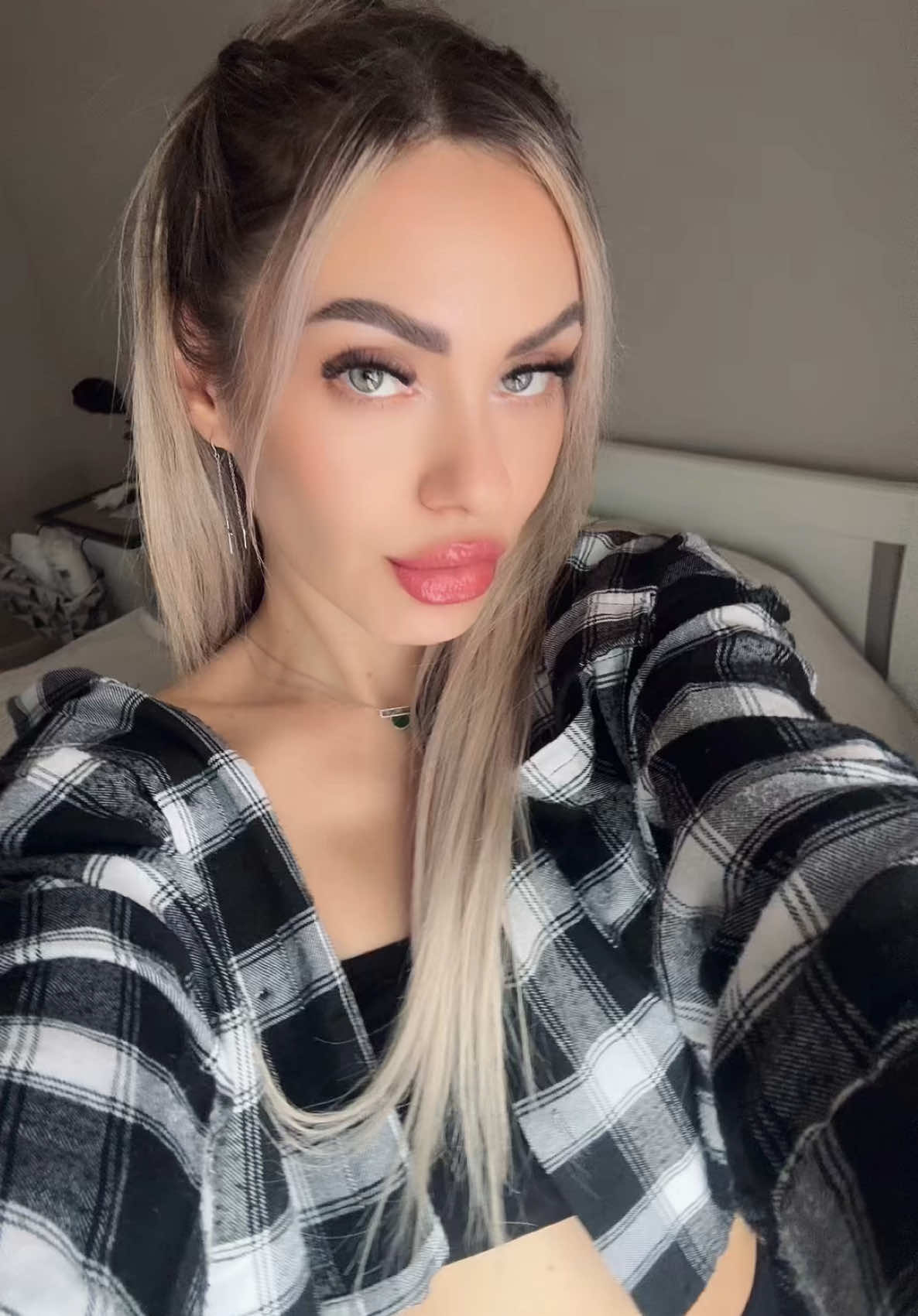@Elena Gutu