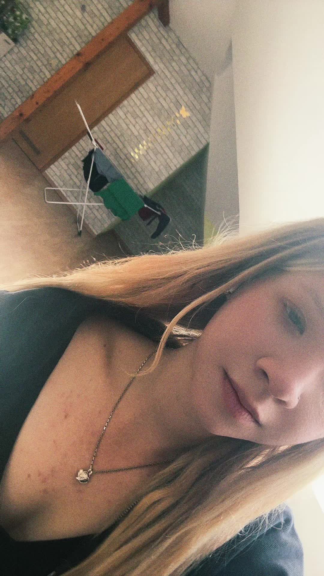 @Laura 🖤 🧸