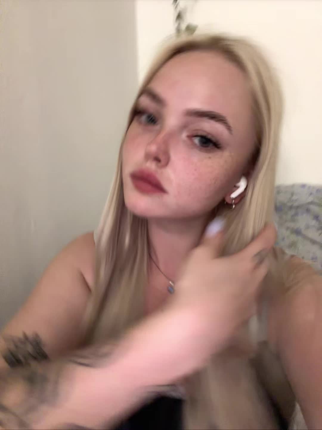 @Waifu