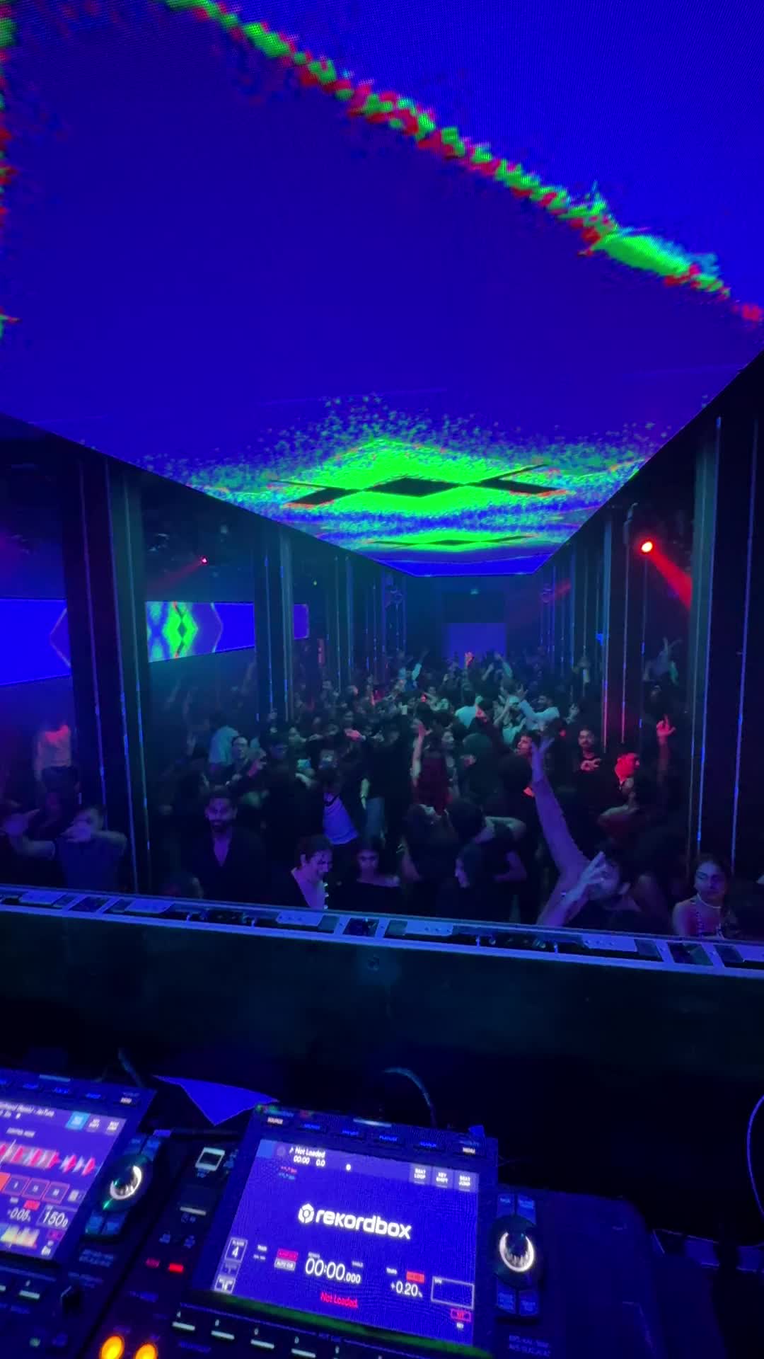 @DJ VICKY NYC
