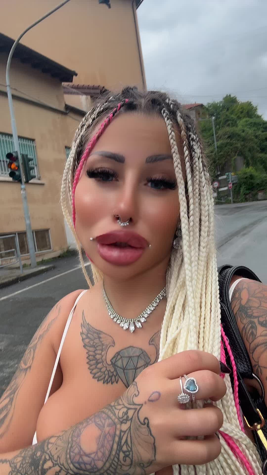 @thehardbarbie