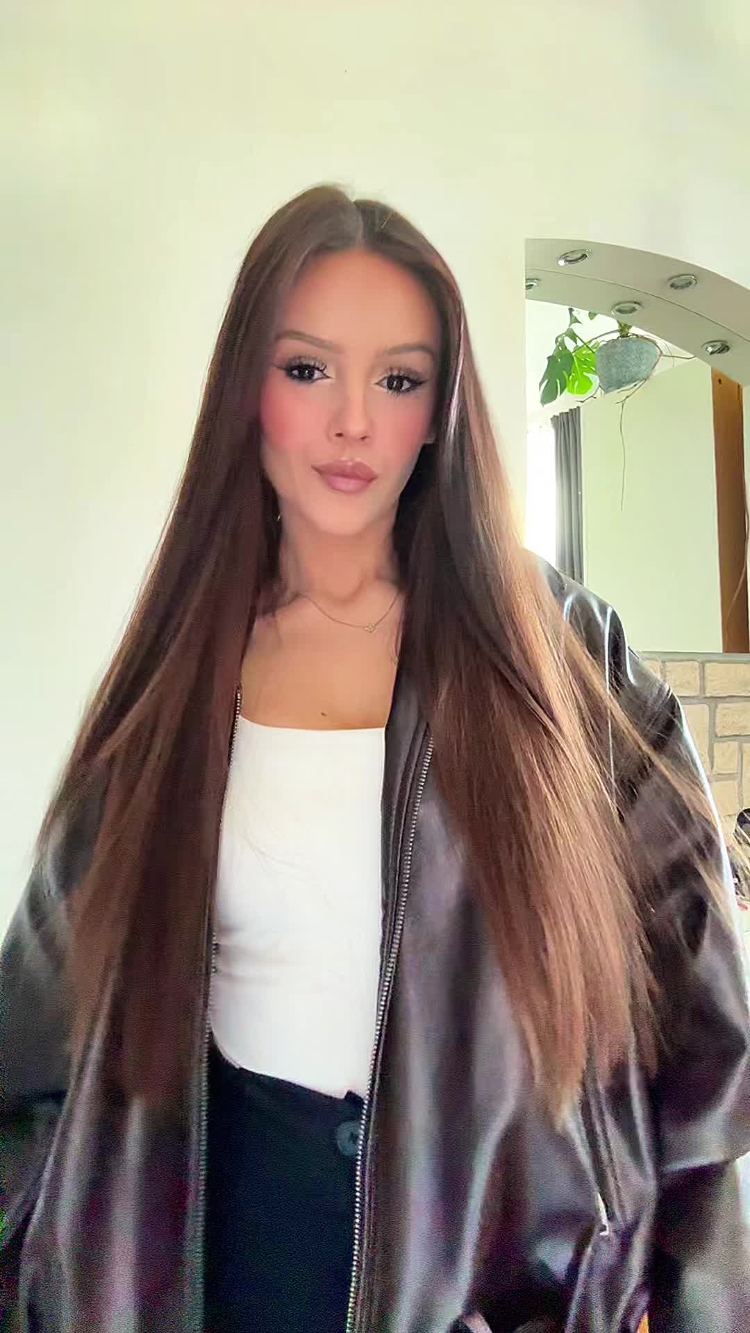 @𝑬𝒎𝒊𝒍𝒌𝒂 💫