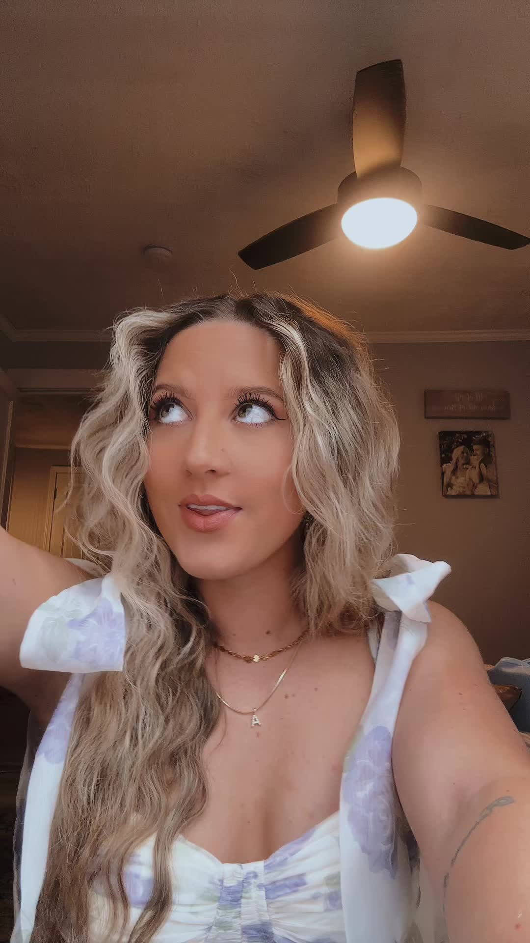 @Anne_caroline98