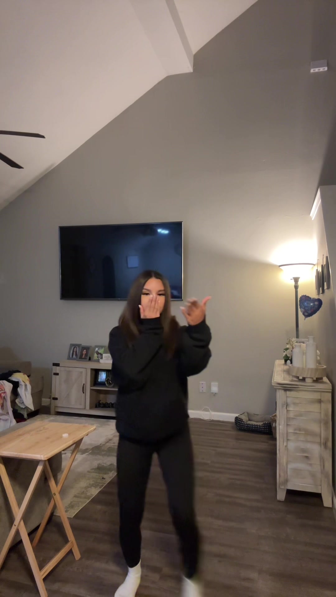 @Khlo