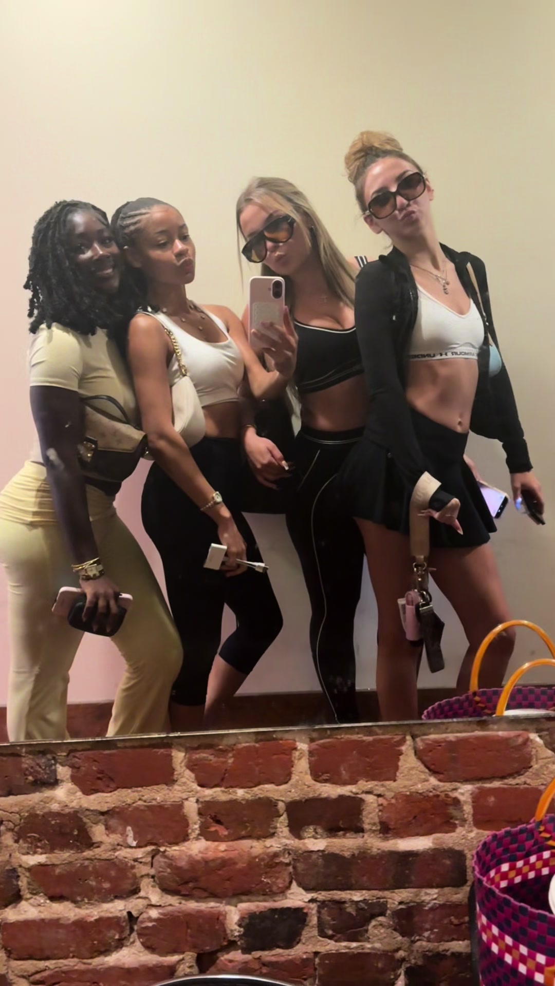 @L A N A