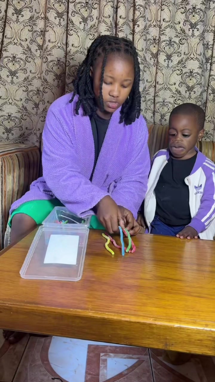 @Nellysharmy🇿🇼(NzwaraFamily)