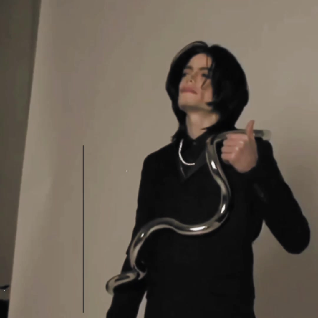 @ash ⋆˚࿔
