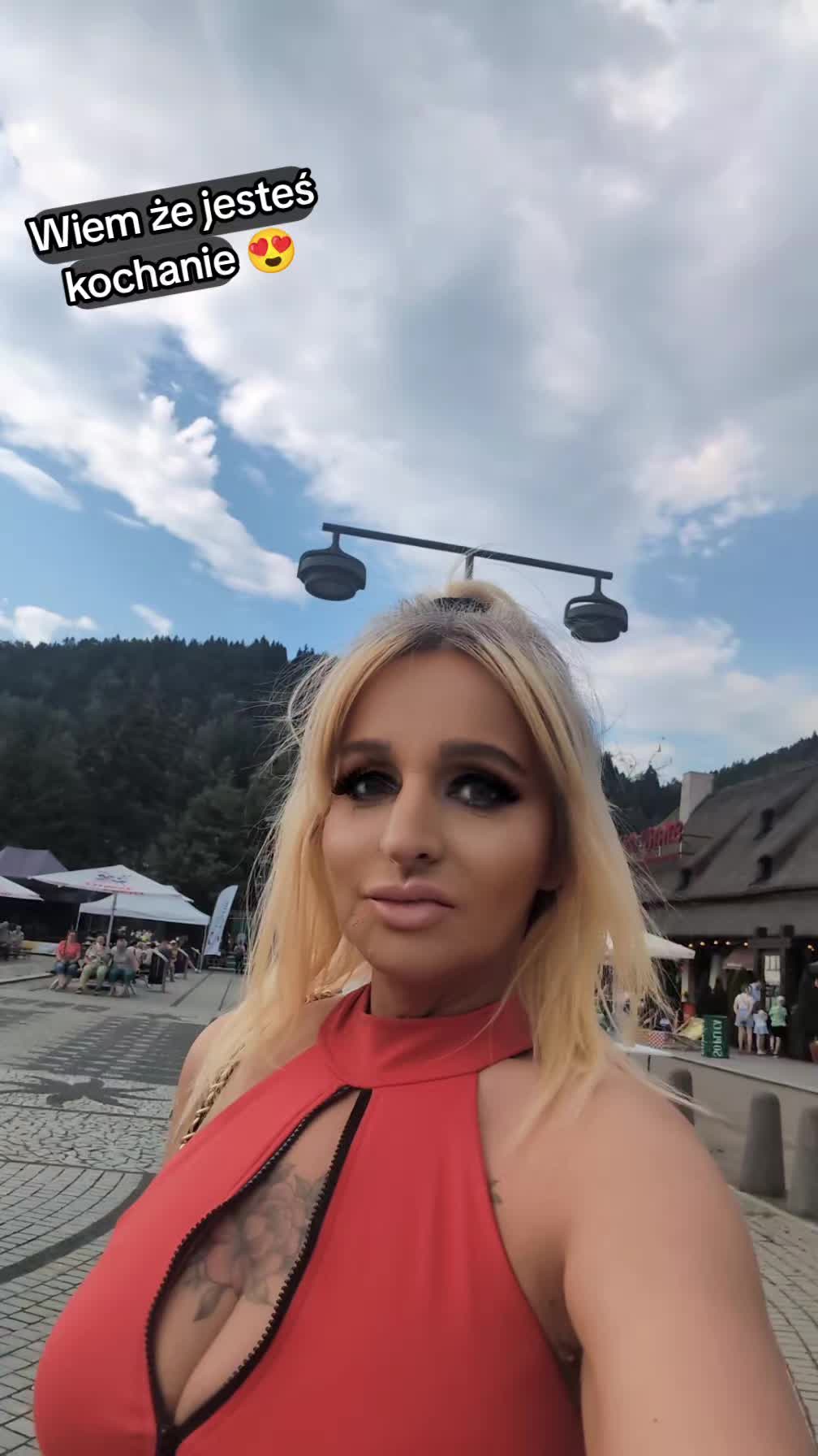 @Laluna