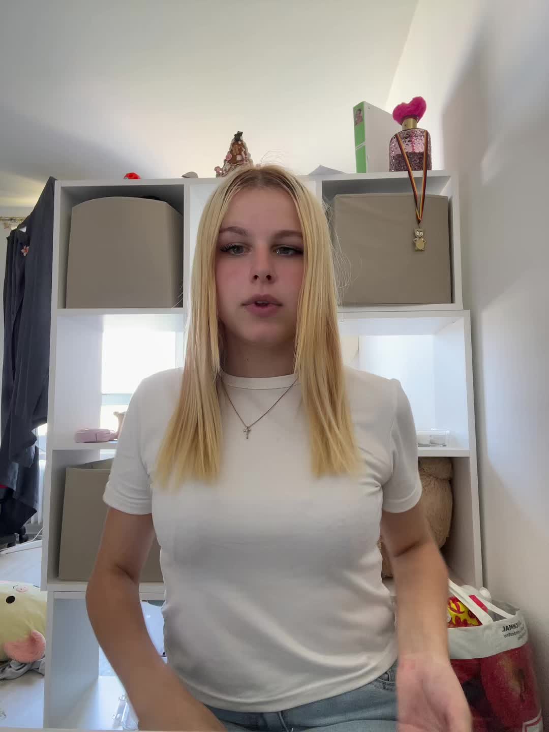 @𝐙𝐨𝐞