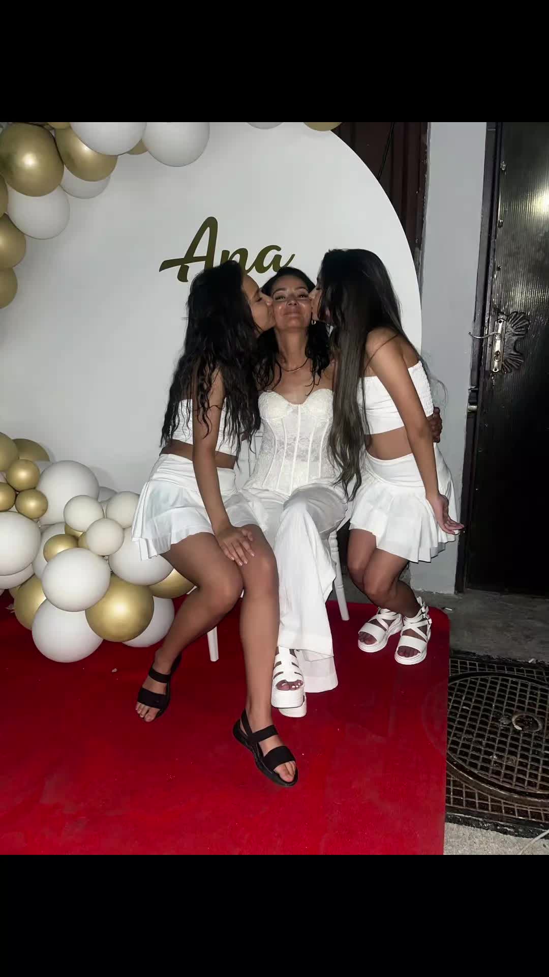 @Antonela
