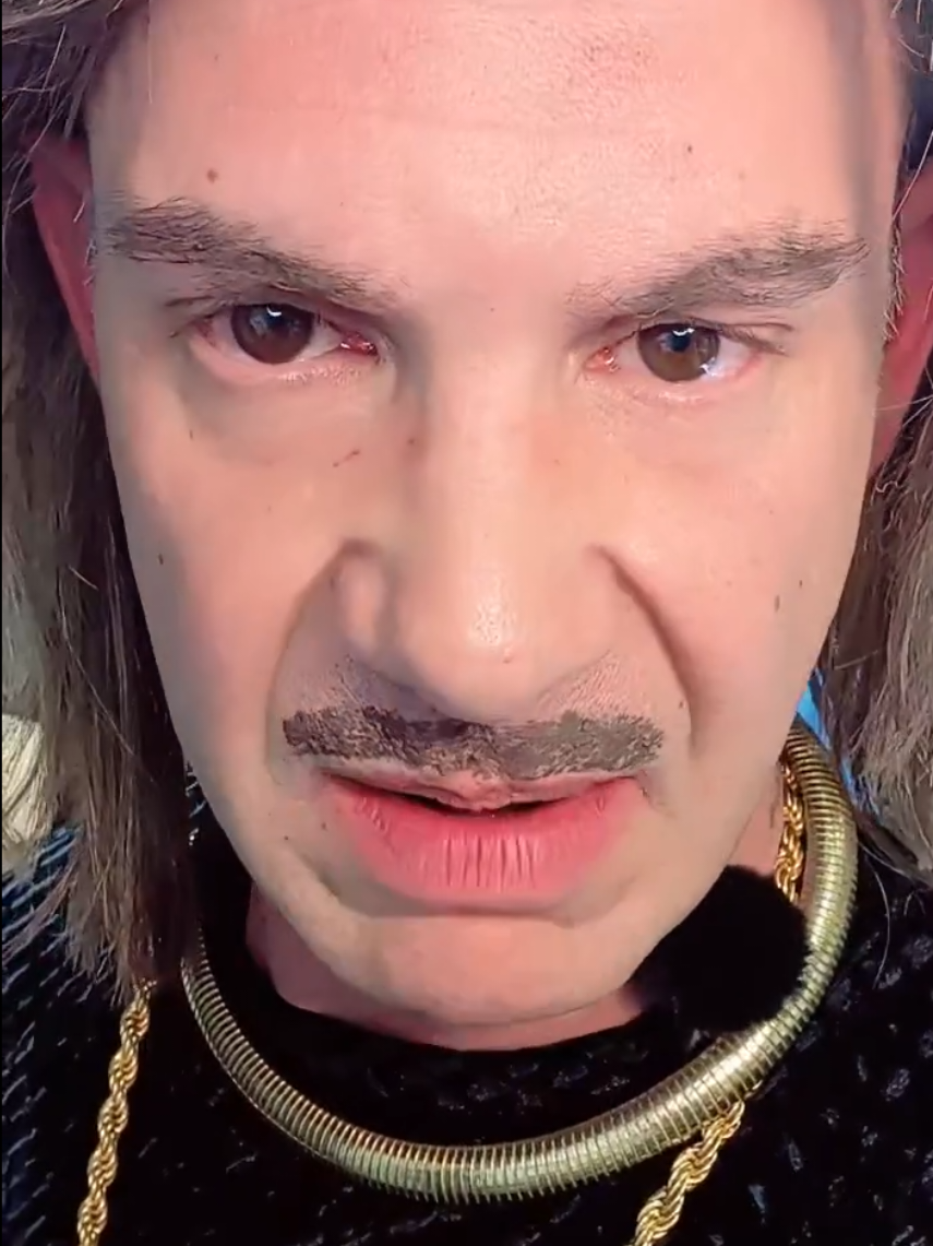 @Strechedurhole