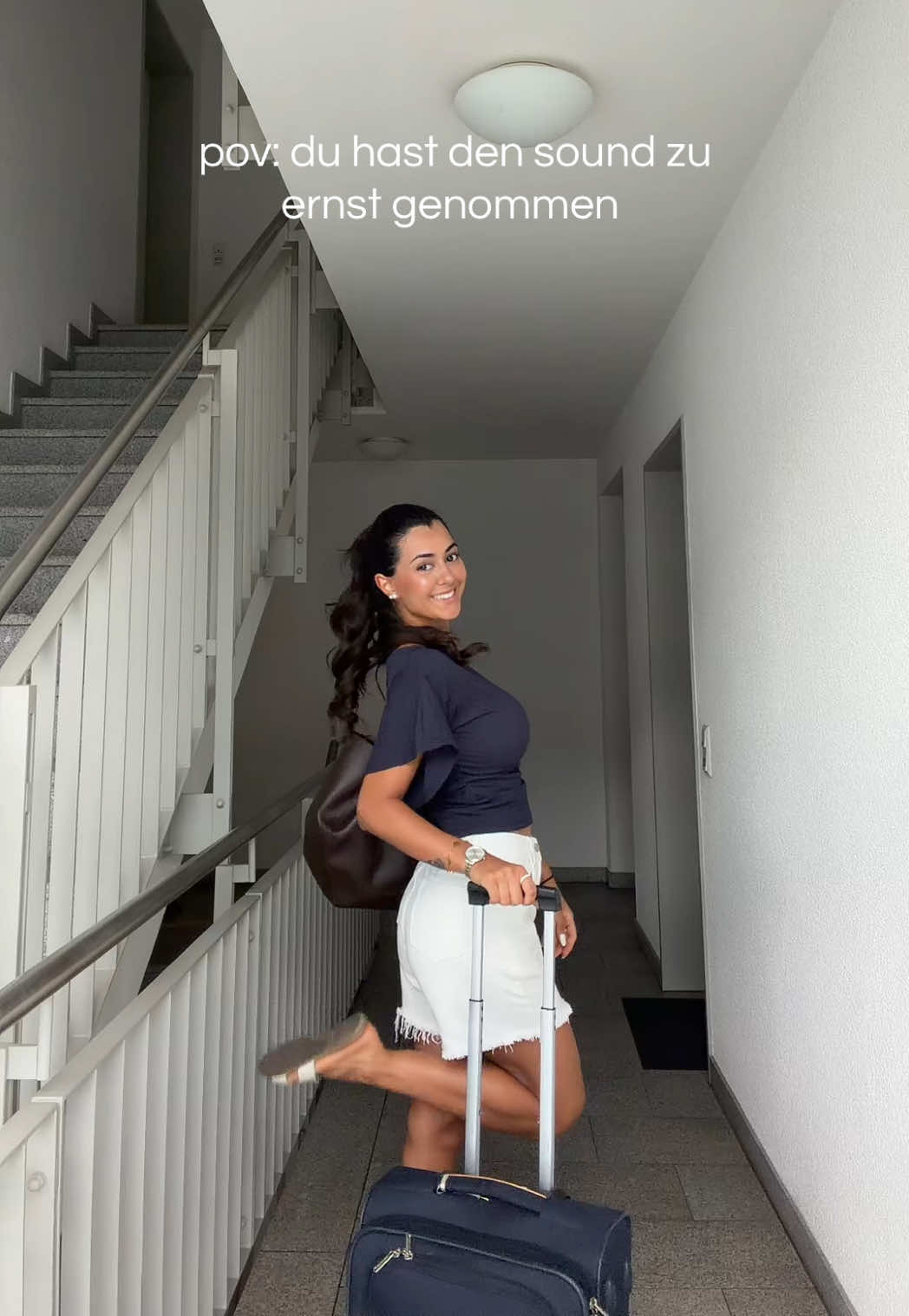 @atinaazizam
