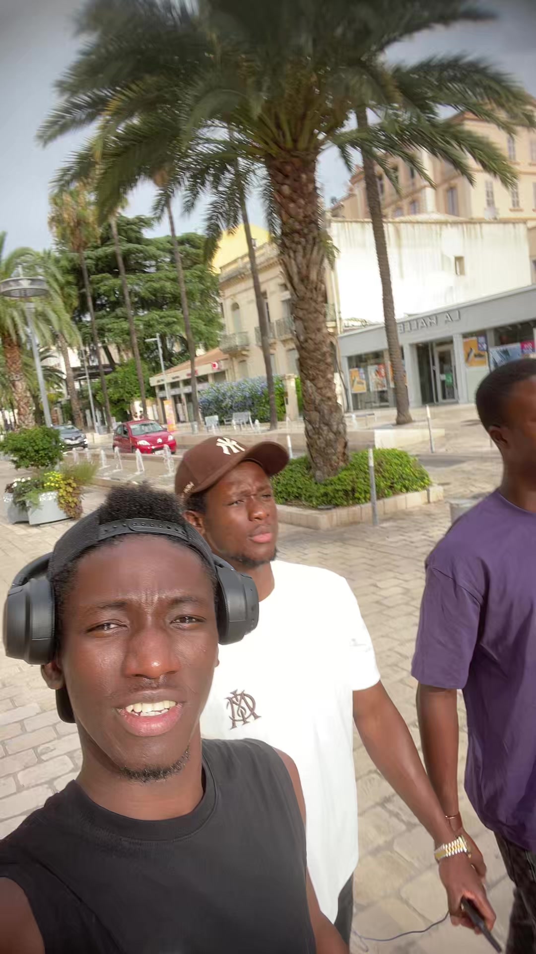 @ALHASSANE ✌🏾🇬🇳