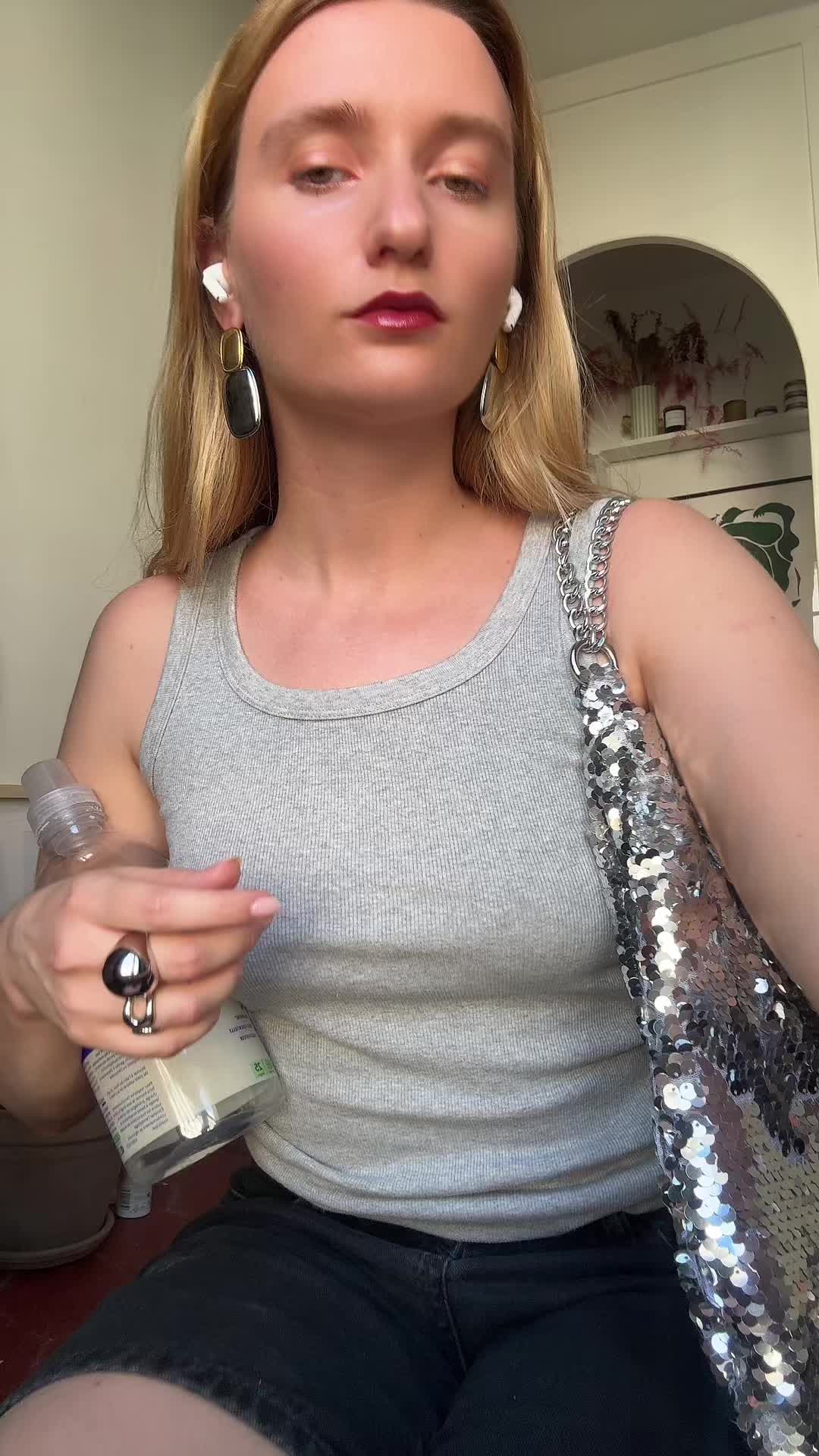 @Inès All