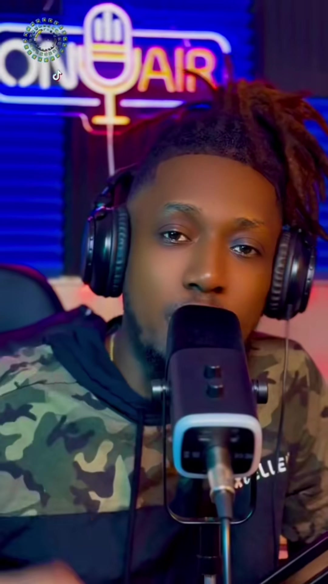 @𝐏𝐲𝐯𝐨 𝐎𝐧 𝐓𝐡𝐞 𝐌𝐢𝐜🎙️