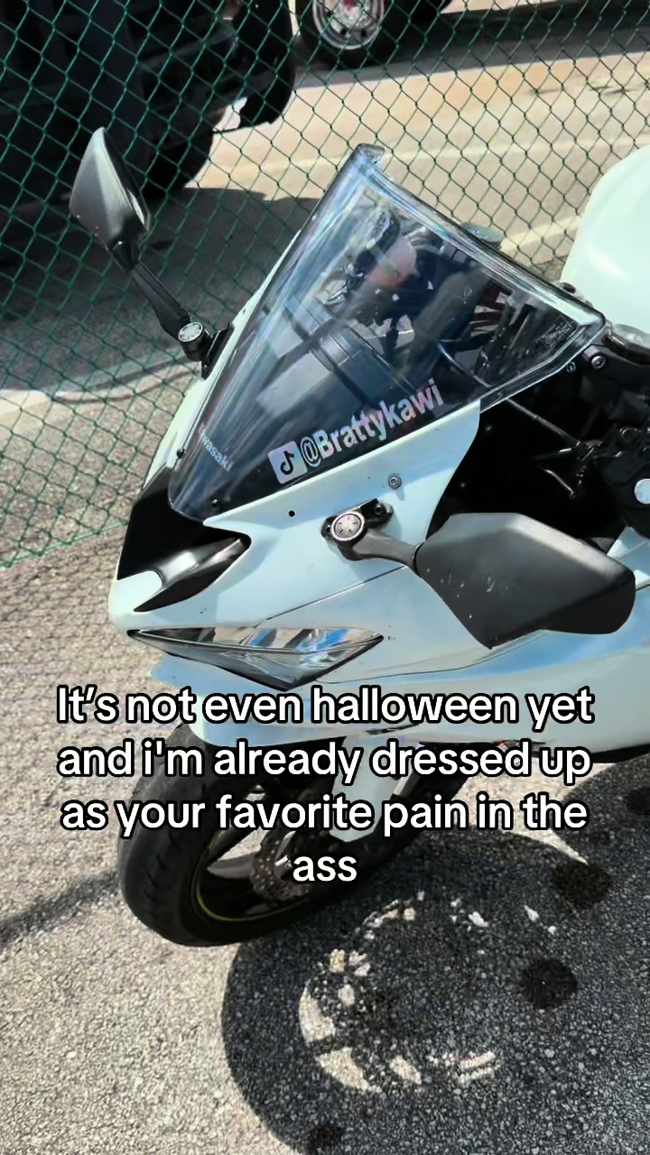 @BrattyKawi636