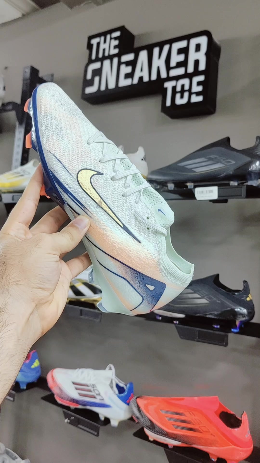 @The Sneaker Toe