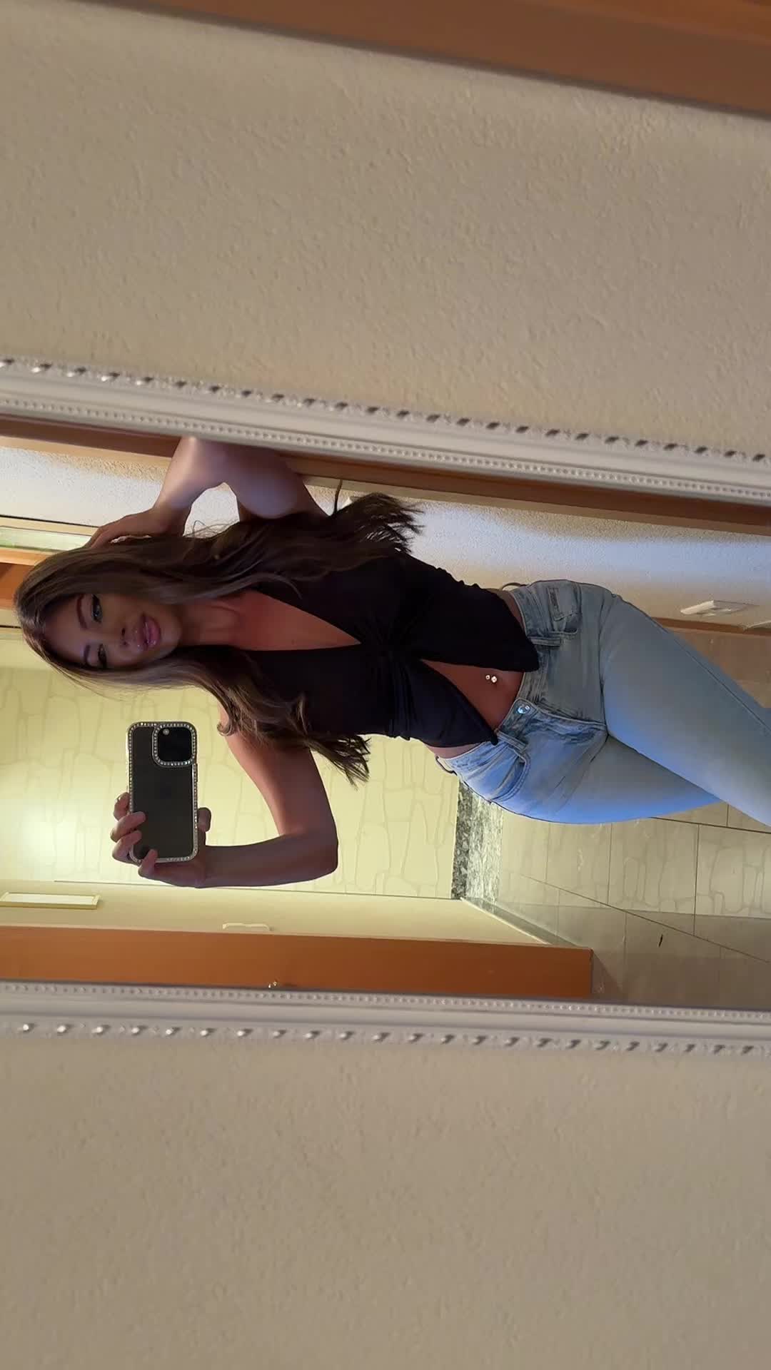 @𝐋𝐀𝐔𝐑𝐀
