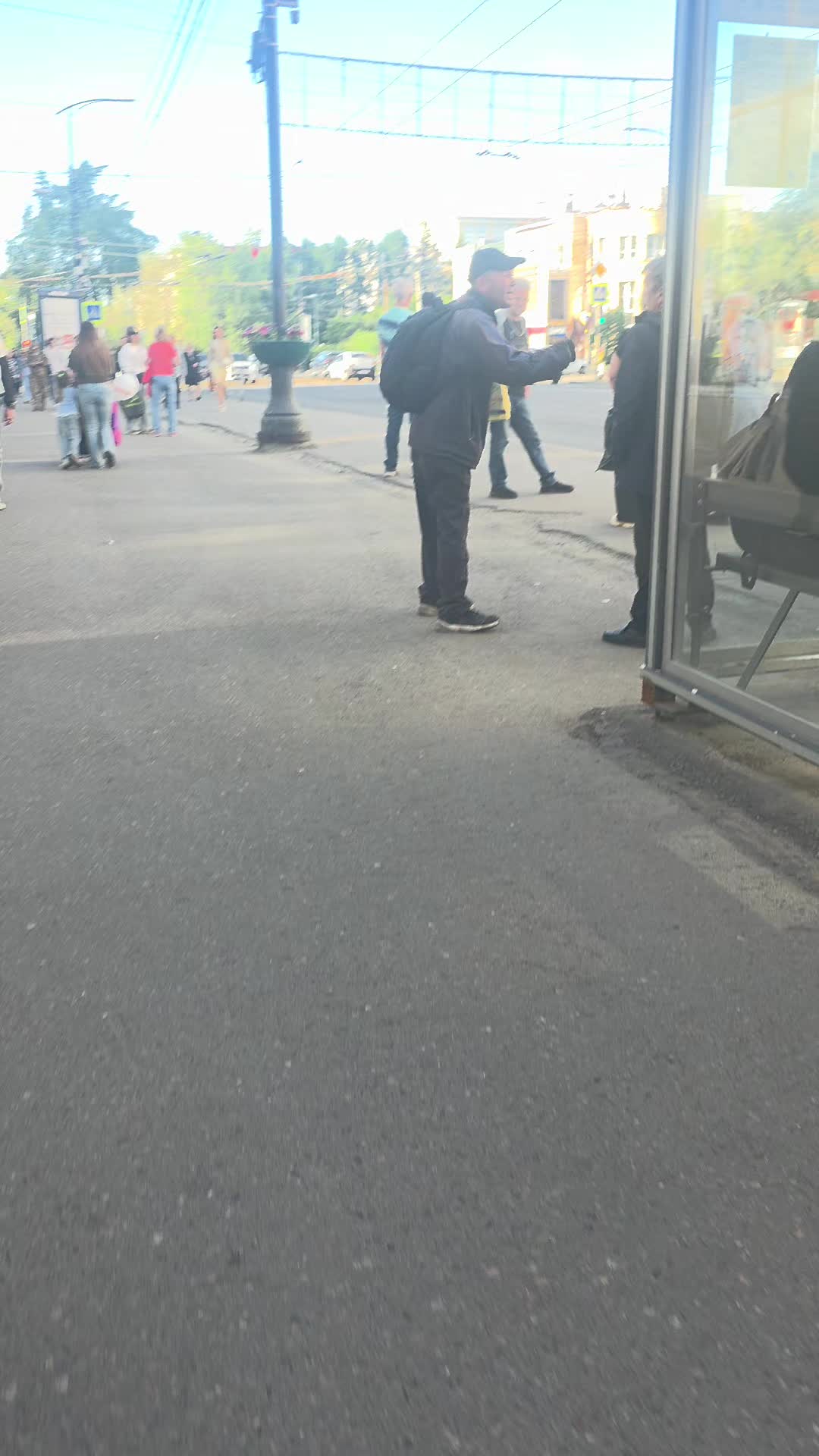 @.@