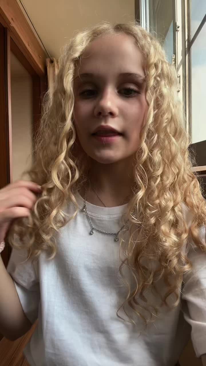 @mavrii