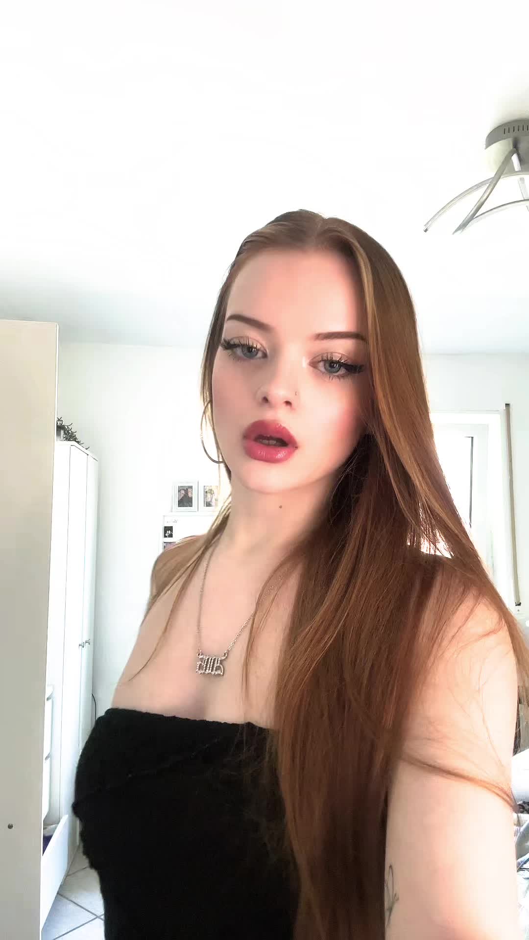 @mylène 🖤/•᷅•᷄\੭