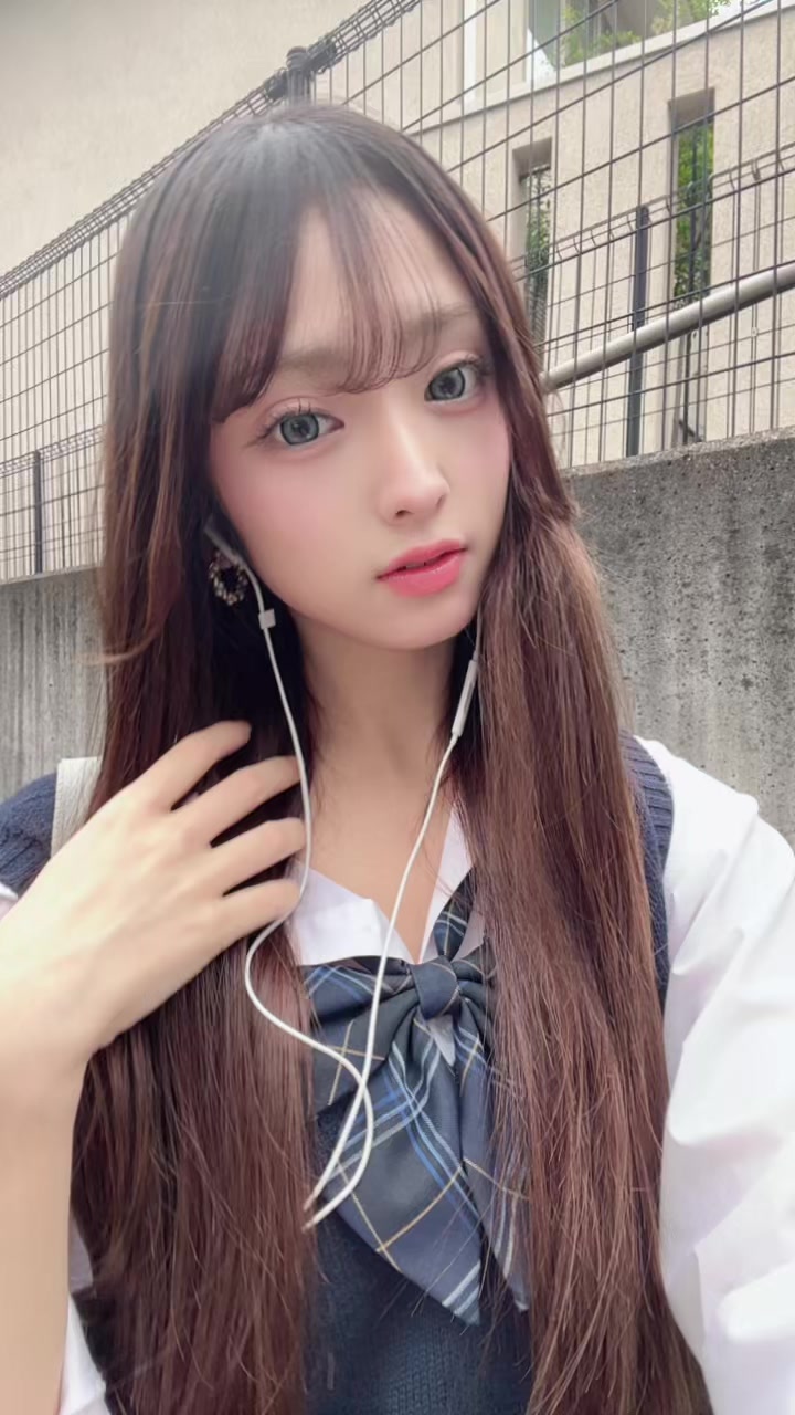@胡晴