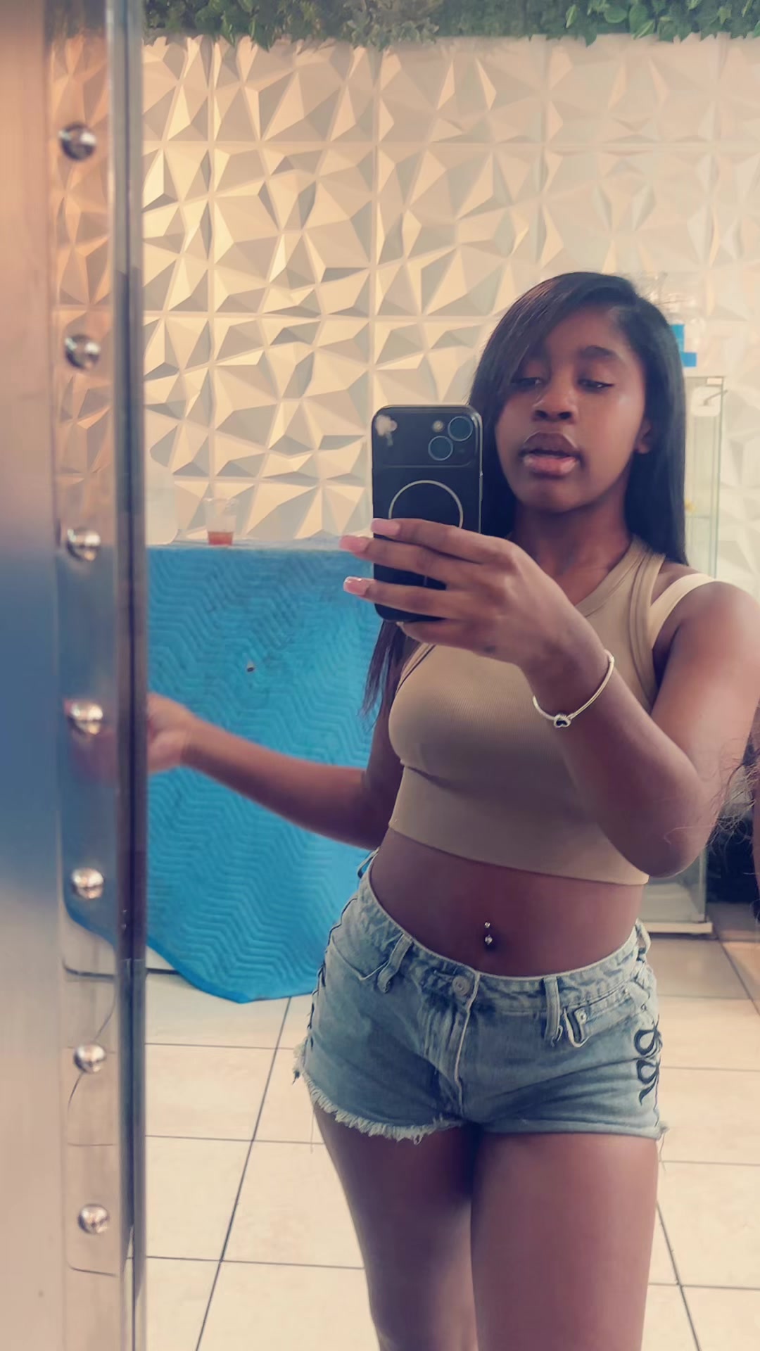 @𝐙𝐚𝐫𝐢 𝐁 🎀 .