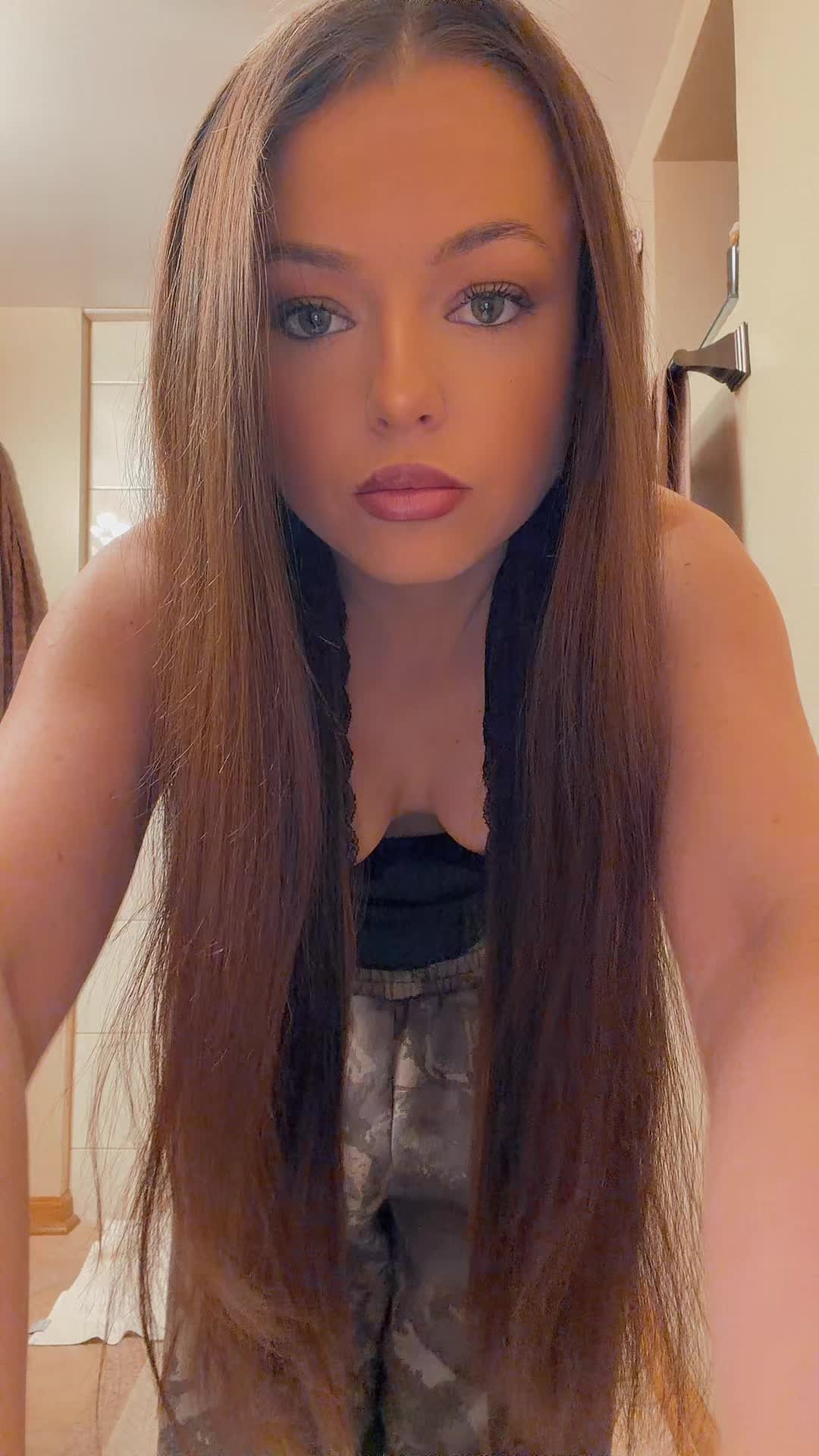 @Carley 🔮🖤