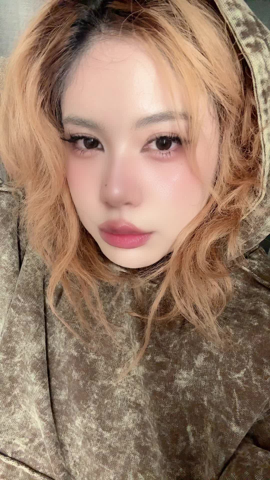 @jenn1vrs