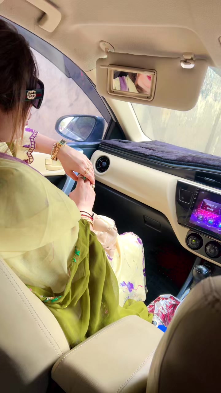 @Nusrat_Pathan