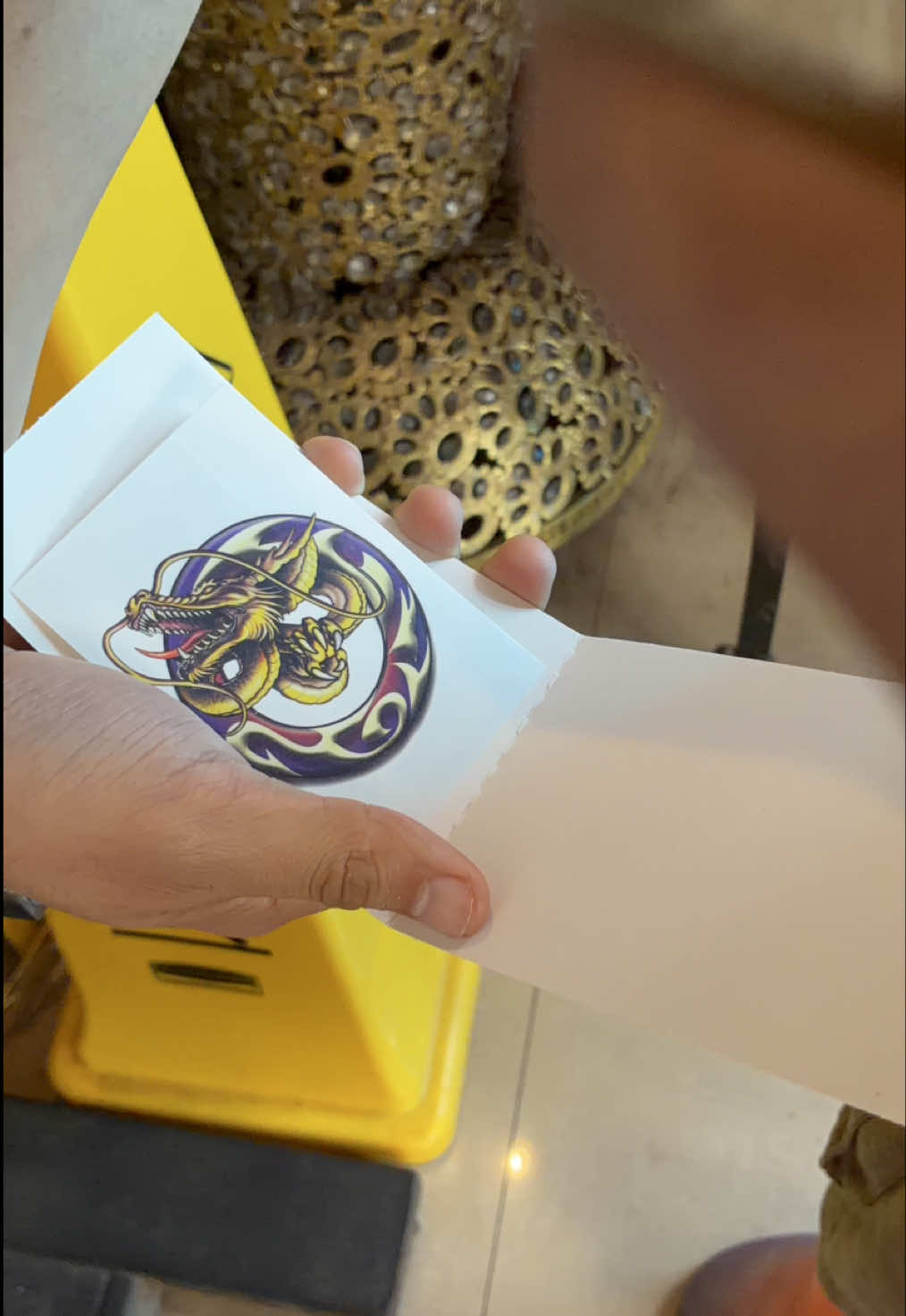 @3mly90210_am