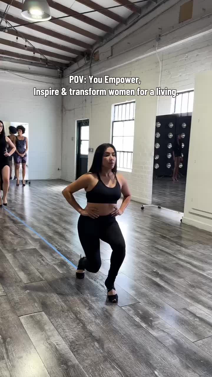 @christinarunway_